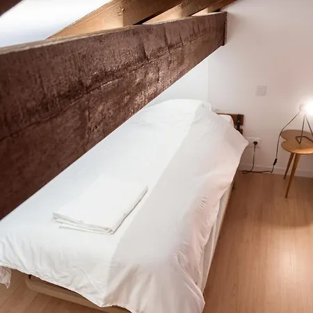 Apartament Lumineux Et Fonctionnel Avec Balcon - Jusqu'a 7 Personnes