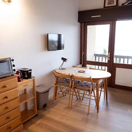 Apartament Lumineux Et Fonctionnel Avec Balcon - Jusqu'a 7 Personnes *