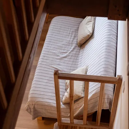 Lumineux Et Fonctionnel Avec Balcon - Jusqu'a 7 Personnes *